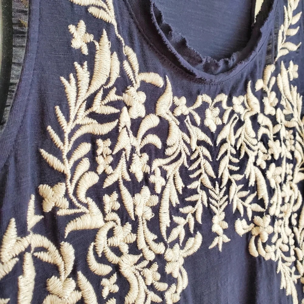 Lucky Brand Embroidered Tank, size small - Picture 3 of 5
